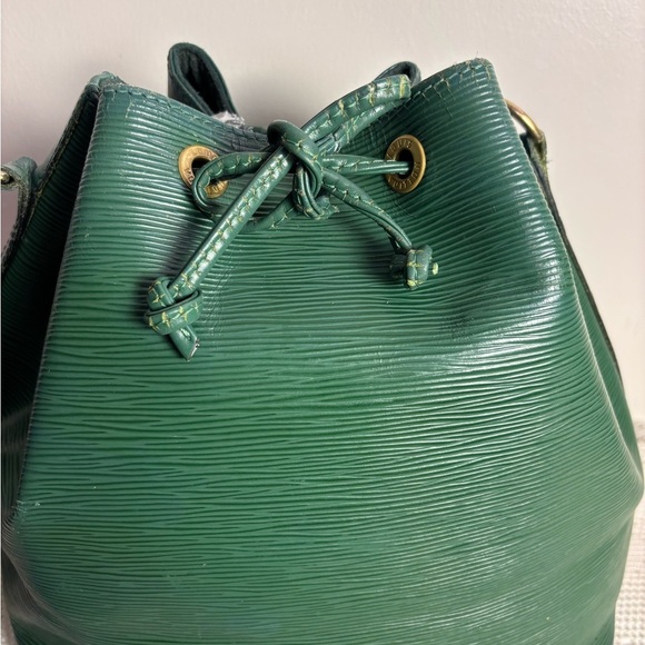 Louis Vuitton Green Epi Noe Shoulder Bag - Picture 16 of 16